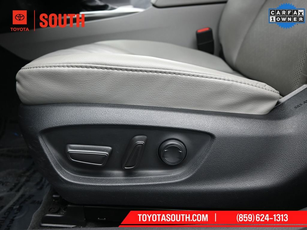 Used 2023 Toyota Camry XLE image 10