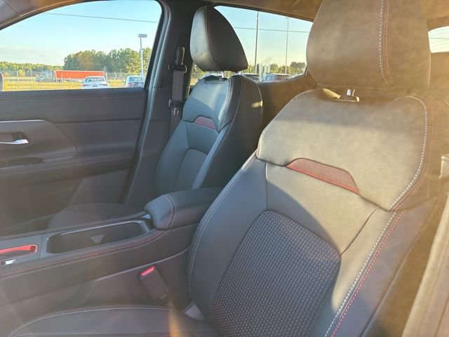 New 2026 Nissan Kicks SR image 9