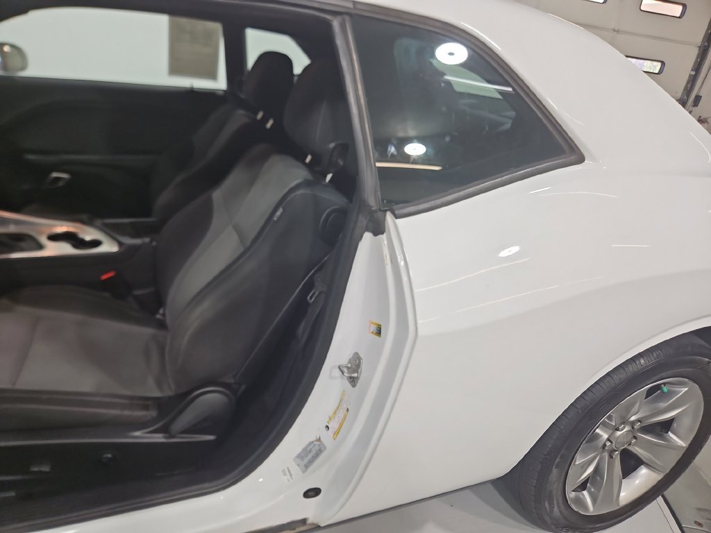 Used 2016 Dodge Challenger SXT w/ Driver Convenience Group RWD image 23