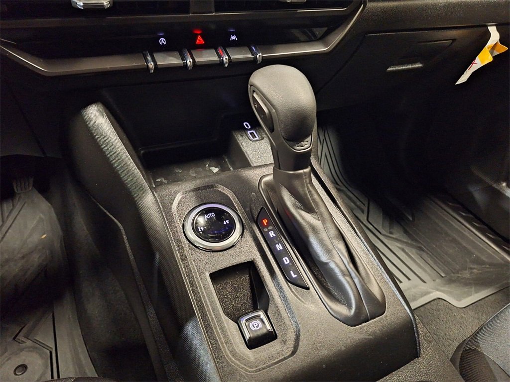 Used 2023 Chevrolet Colorado W/T image 15