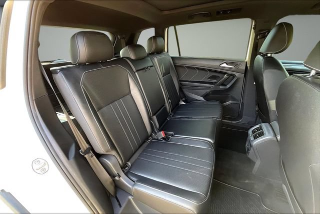 Used 2023 Volkswagen Tiguan SE R-Line FWD image 27