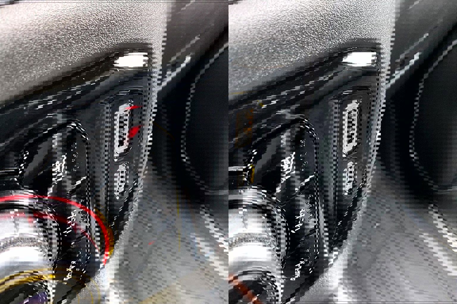 Used 2025 GMC Sierra 3500 SLT w/ SLT Premium Package image 29