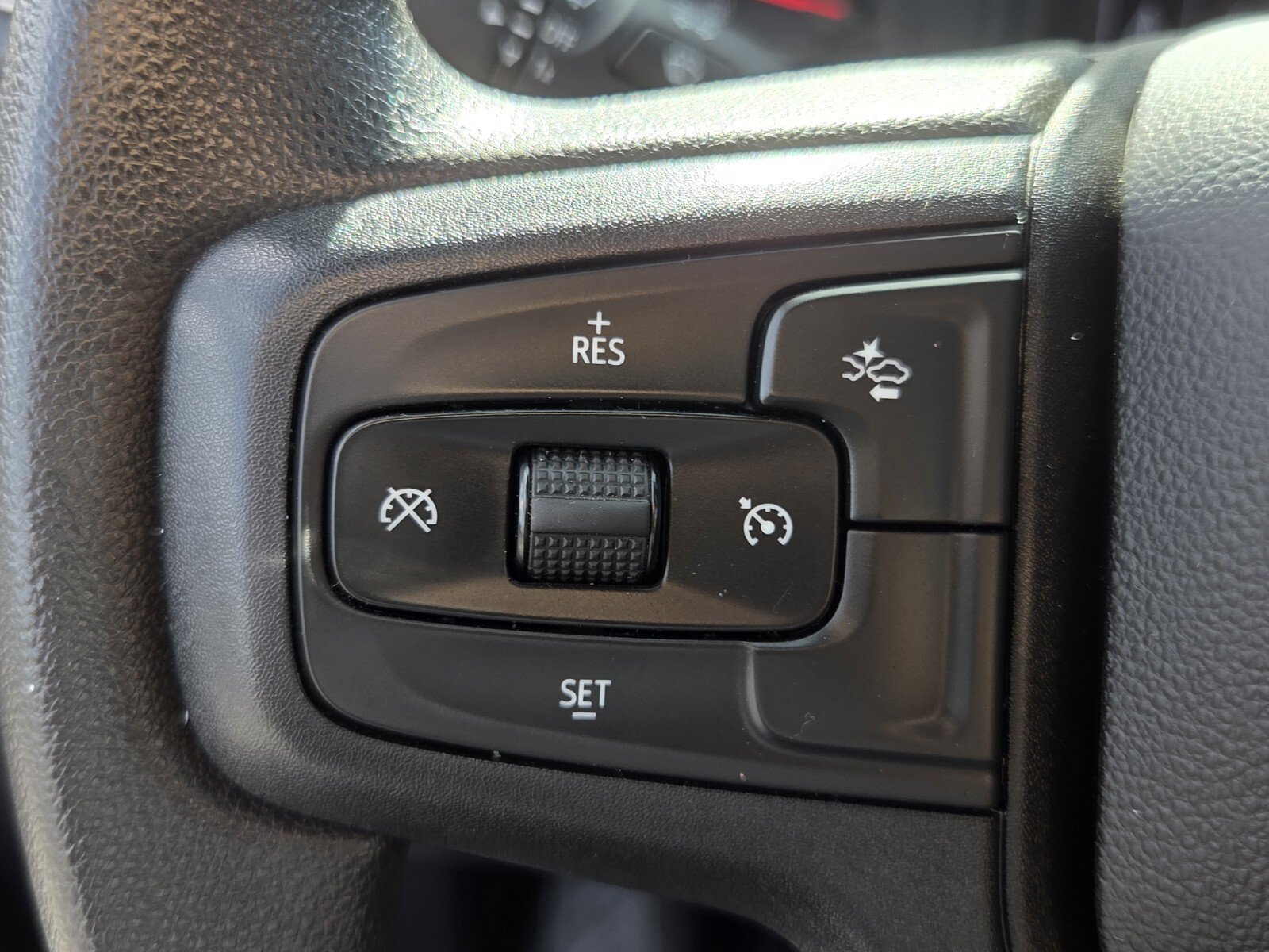 Used 2025 Chevrolet Silverado 1500 Custom Trail Boss w/ Dark Appearance Package AWD/4WD image 22