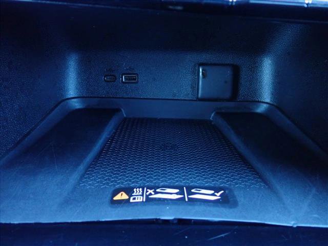 Used 2025 Chevrolet Traverse LT image 23