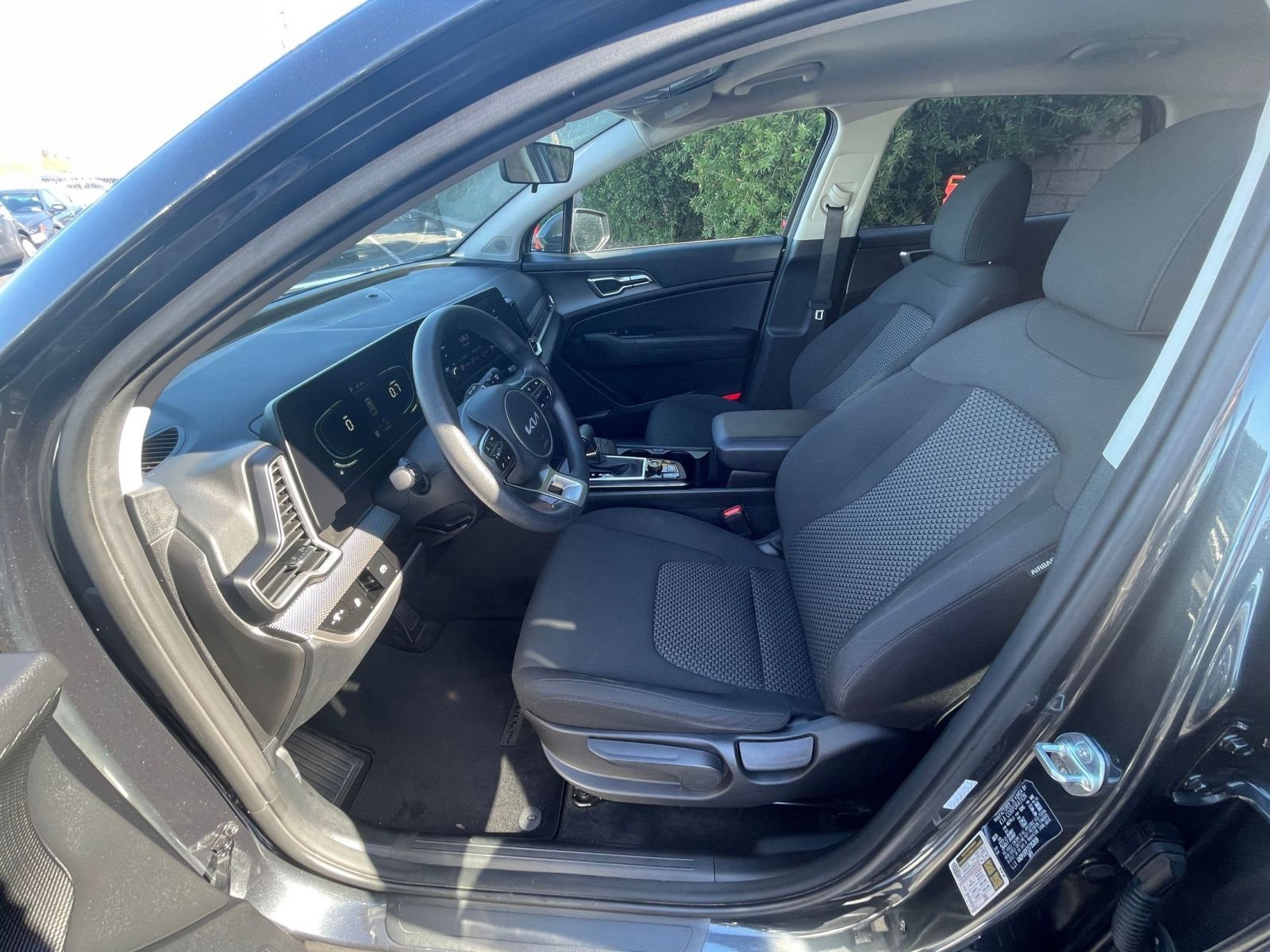 Used 2025 Kia Sportage LX image 24