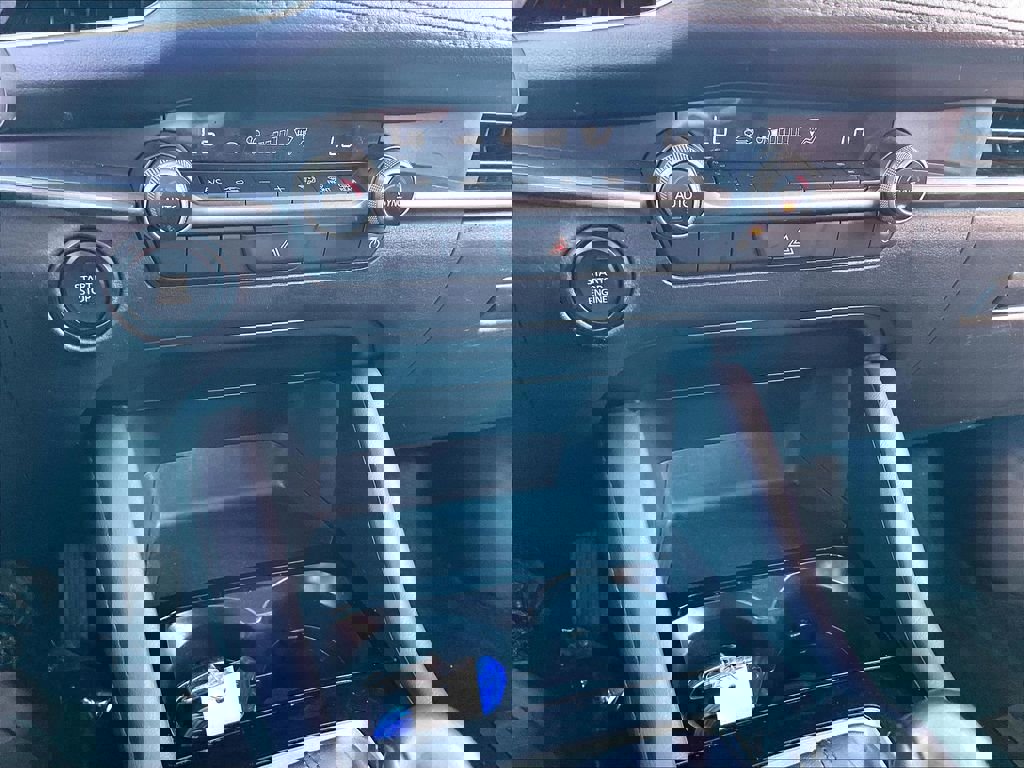 Used 2025 MAZDA MAZDA3 s Sport image 24