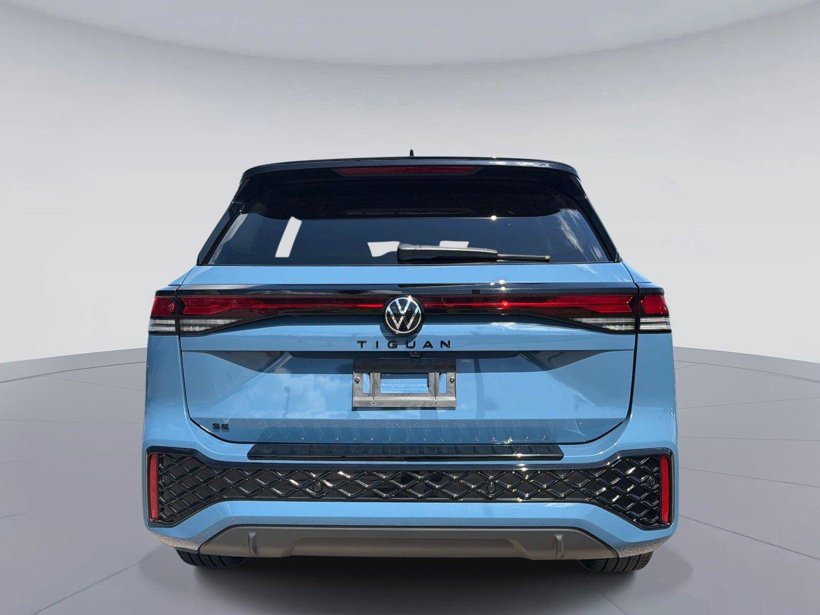 Used 2026 Volkswagen Tiguan SE R-Line FWD image 4
