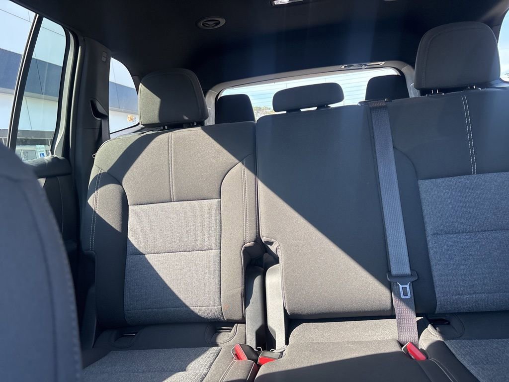 Used 2025 GMC Acadia Elevation image 24