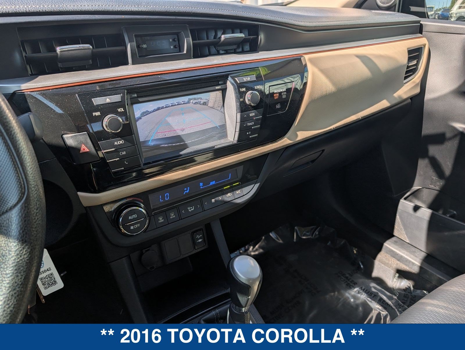 Used 2016 Toyota Corolla LE FWD image 29