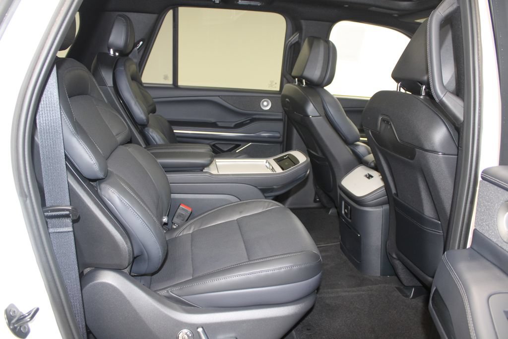 New 2025 Lincoln Navigator L Reserve w/ Jet Appearance Package AWD/4WD image 36