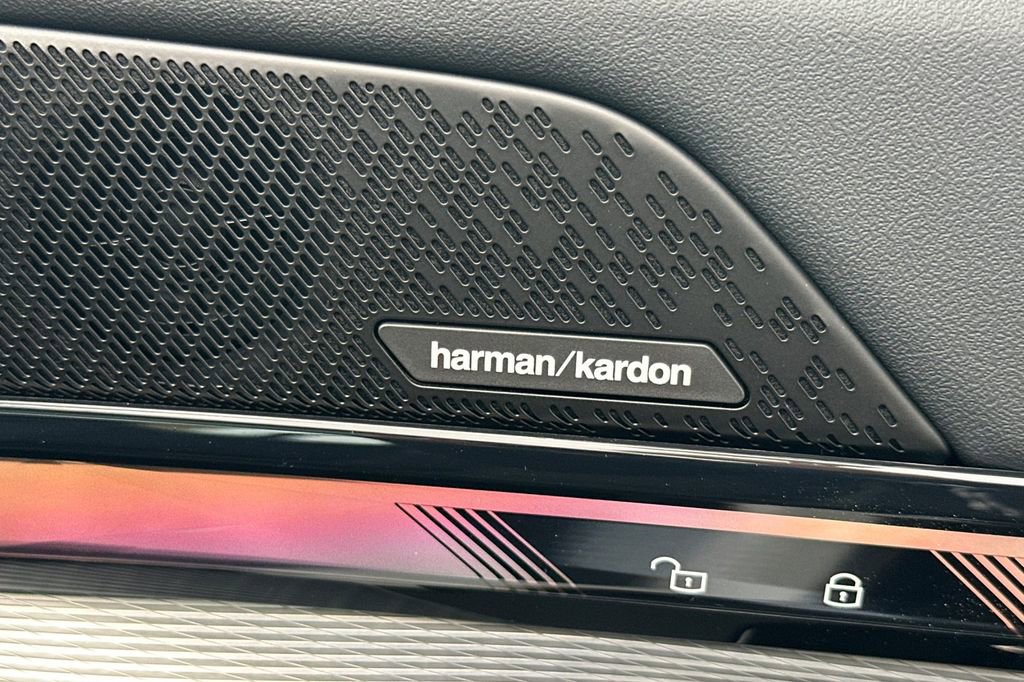 New 2026 BMW i5 eDrive40 w/ M Sport Package image 16