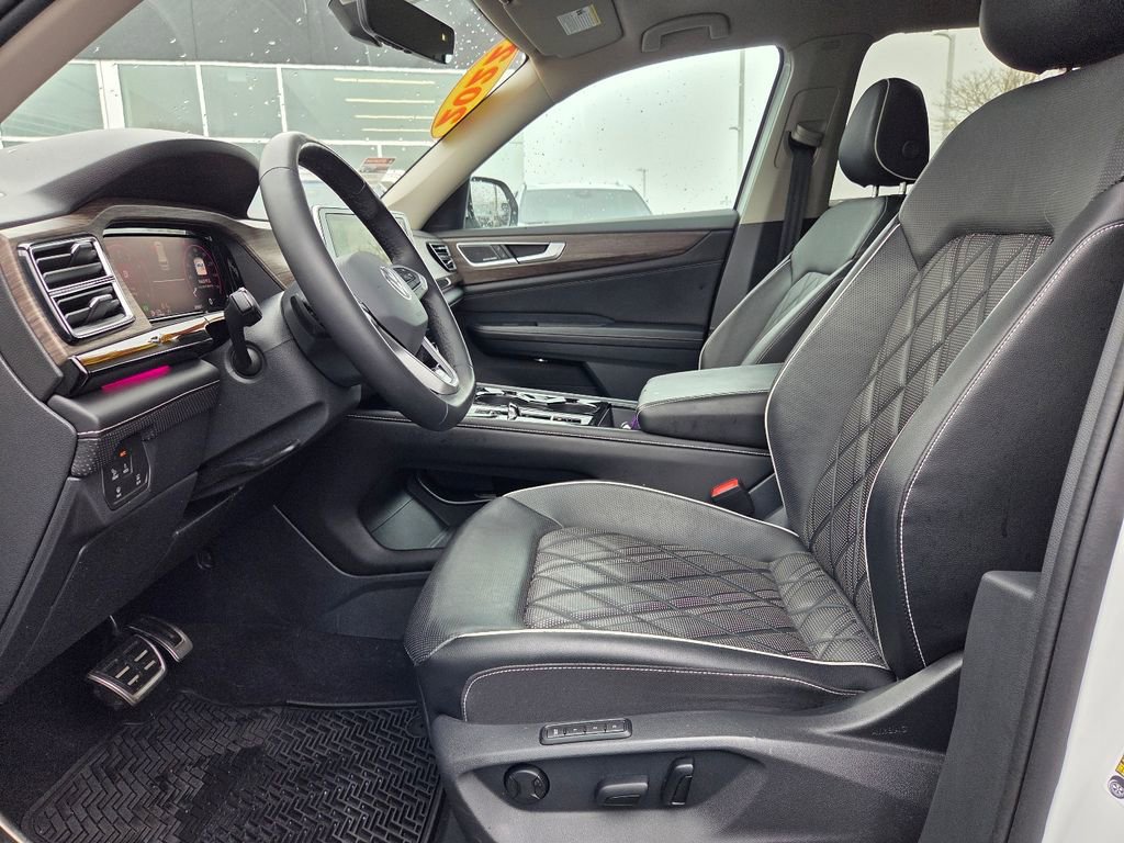 Used 2024 Volkswagen Atlas SEL Premium R-Line AWD/4WD image 19