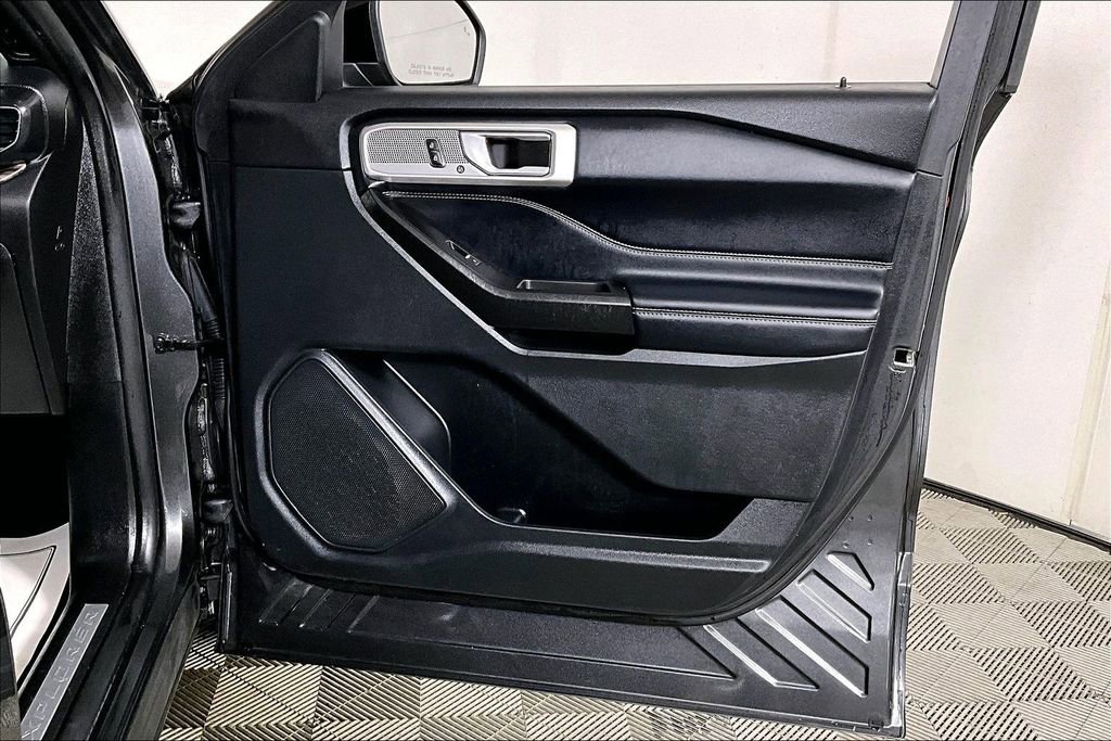 Used 2020 Ford Explorer Limited image 24