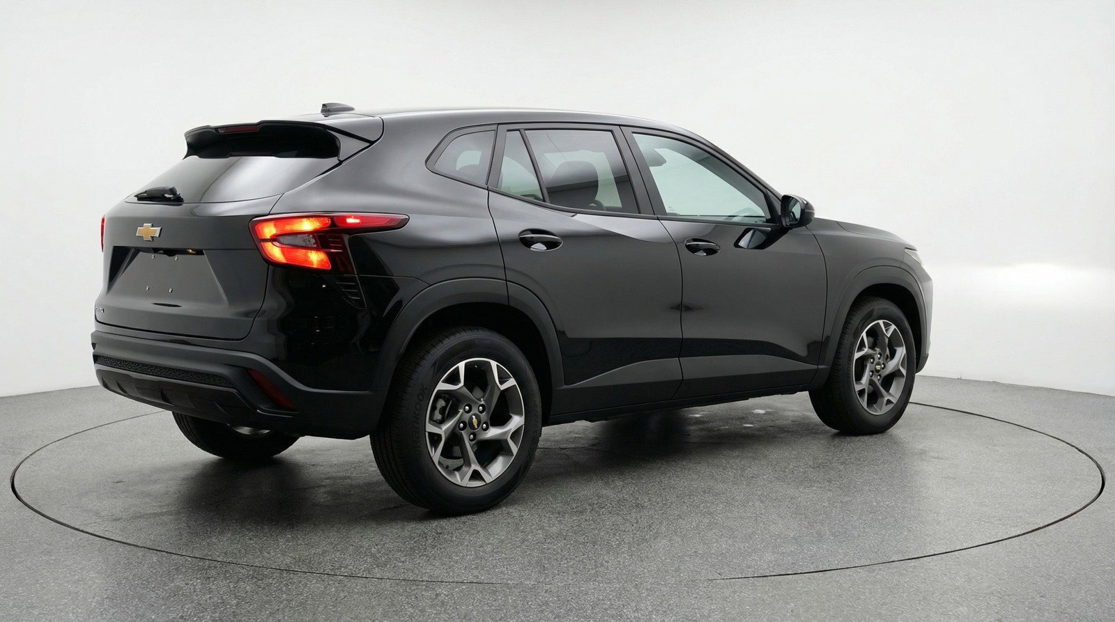 Used 2025 Chevrolet Trax LT image 9