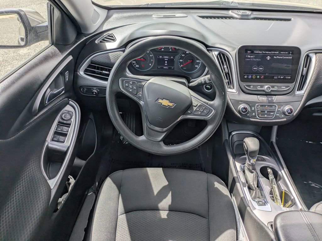 Used 2025 Chevrolet Malibu LT FWD image 16
