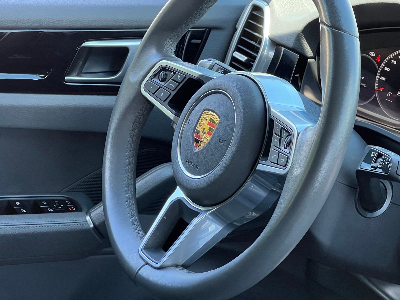 Certified 2021 Porsche Cayenne AWD/4WD image 36