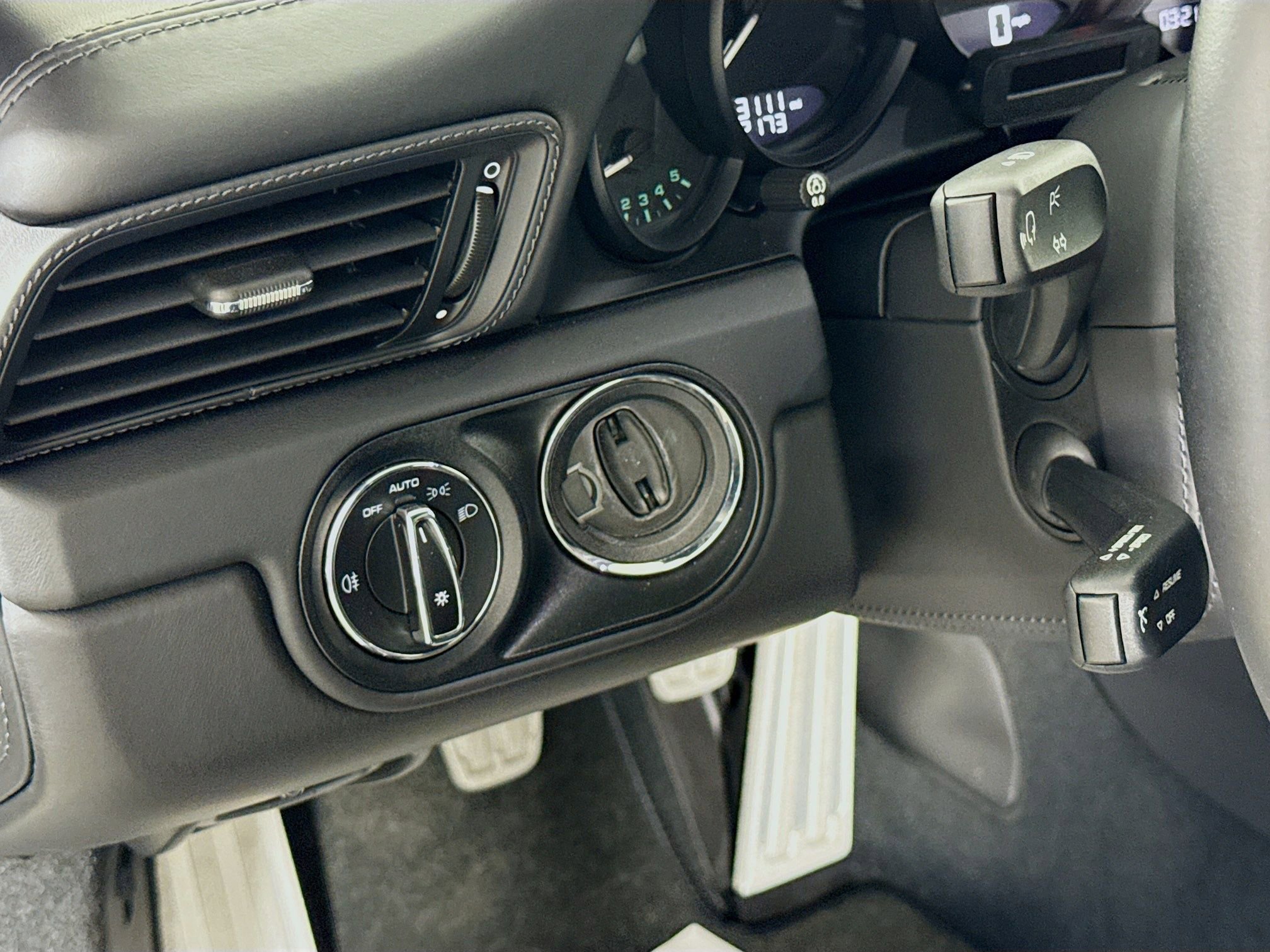 Certified 2019 Porsche 911 Speedster image 13