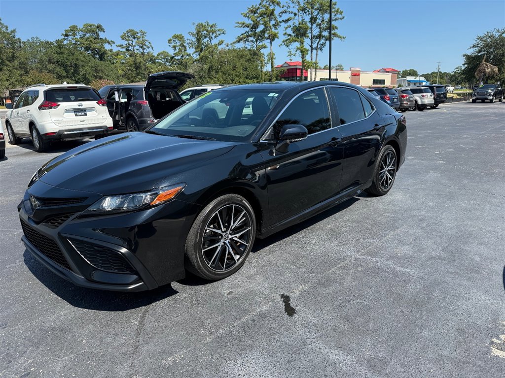 Used 2022 Toyota Camry SE image 6