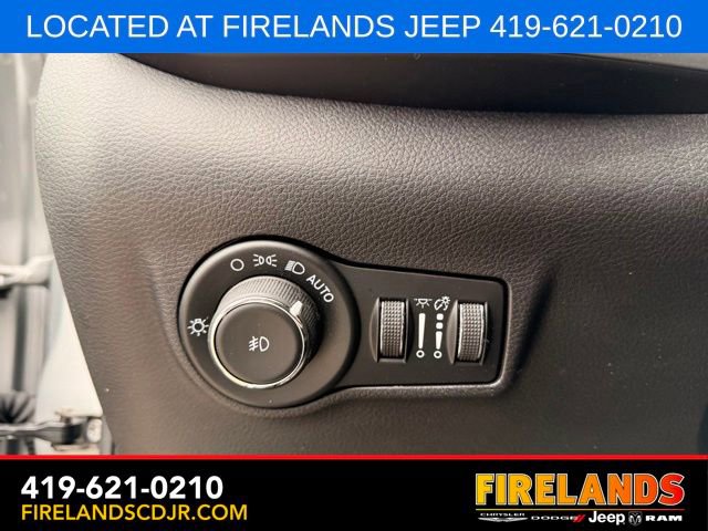 Used 2024 Jeep Compass Latitude AWD/4WD image 20