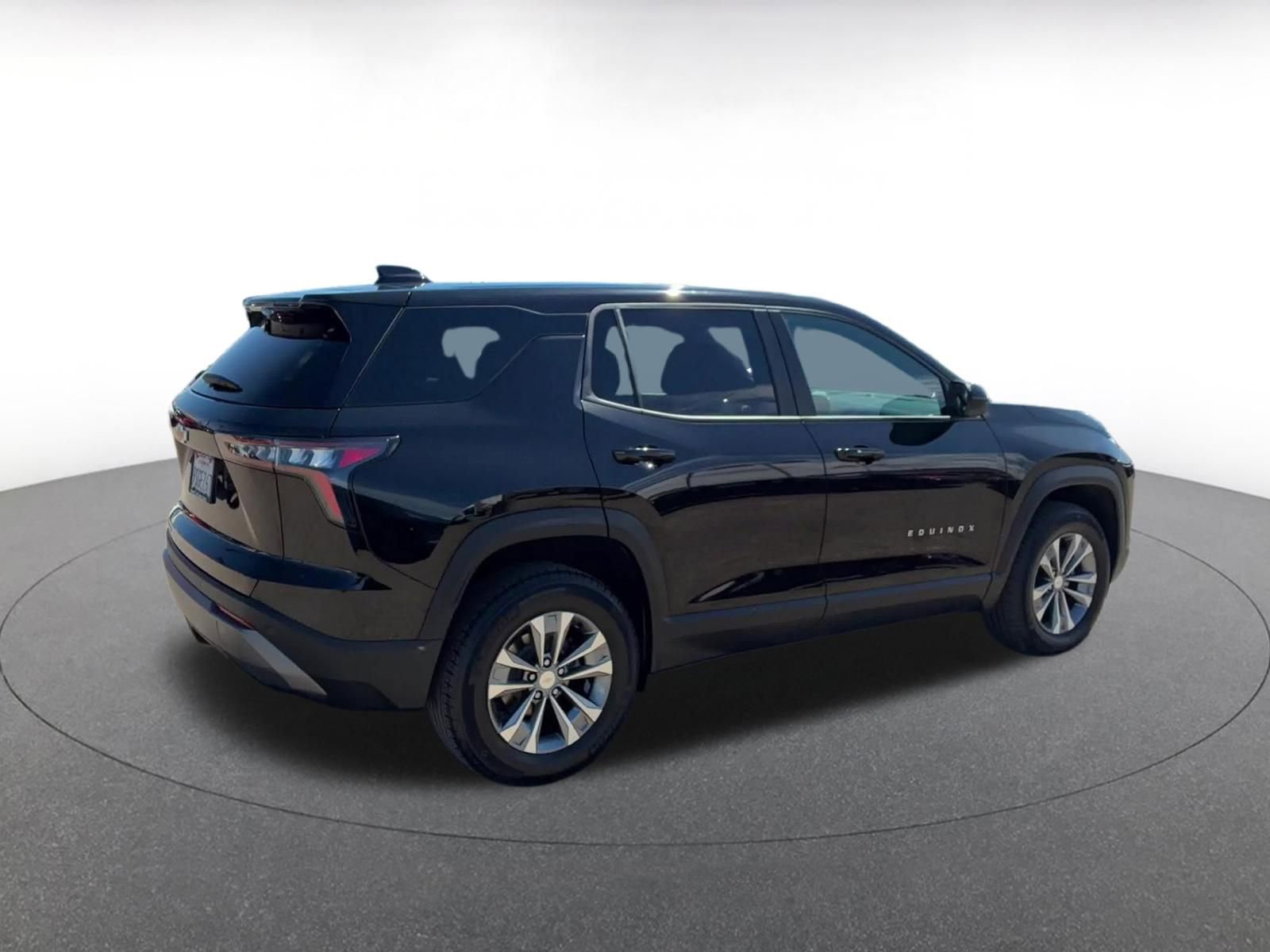 Used 2025 Chevrolet Equinox LT AWD/4WD image 14