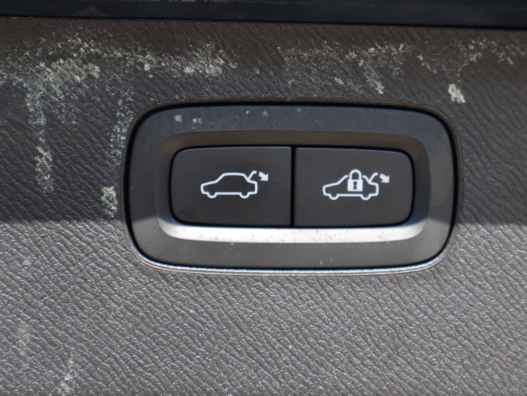 Used 2023 Volvo XC90 B6 Ultimate AWD/4WD image 18