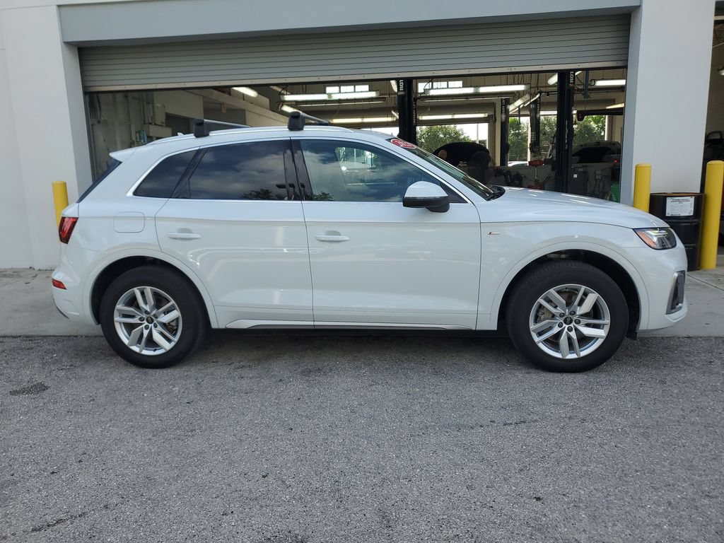 Certified 2023 Audi Q5 2.0T Premium w/ Convenience Package AWD/4WD image 4