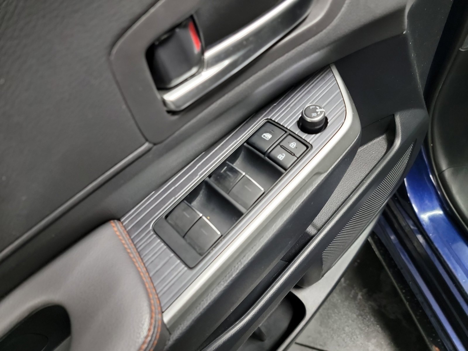 Used 2021 Toyota Sienna XSE w/ XSE Plus Package image 17