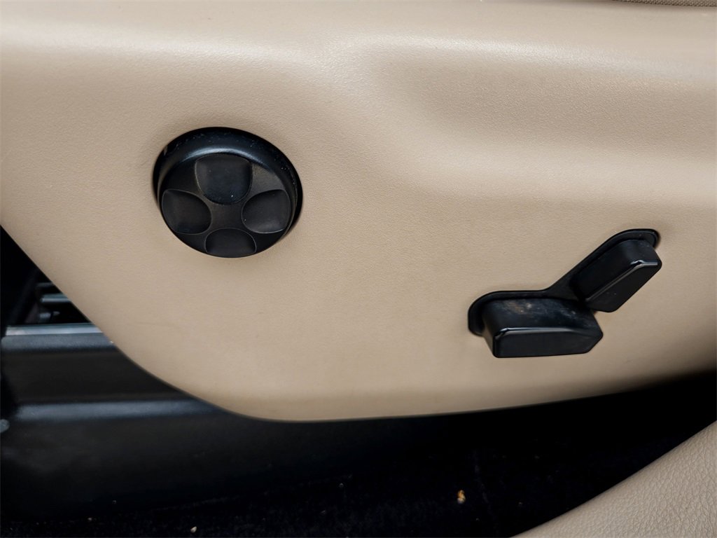 Used 2017 Jeep Grand Cherokee Limited image 26