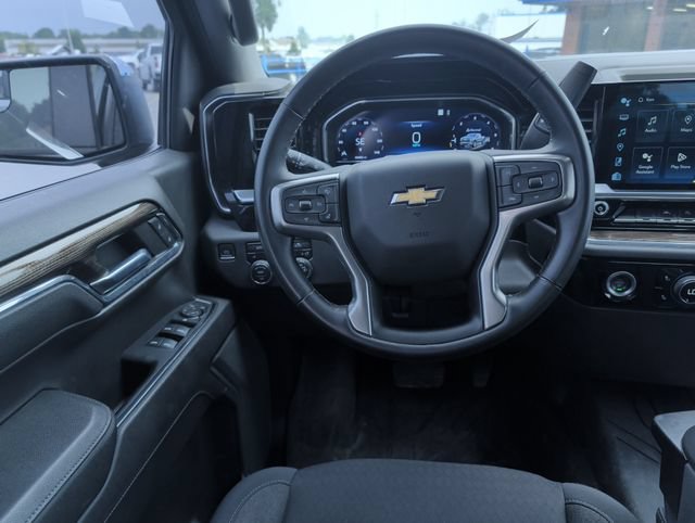 Used 2023 Chevrolet Silverado 1500 LT AWD/4WD image 2