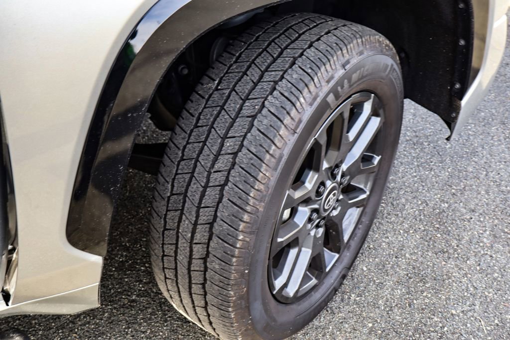 Used 2025 Toyota Tundra Platinum image 40