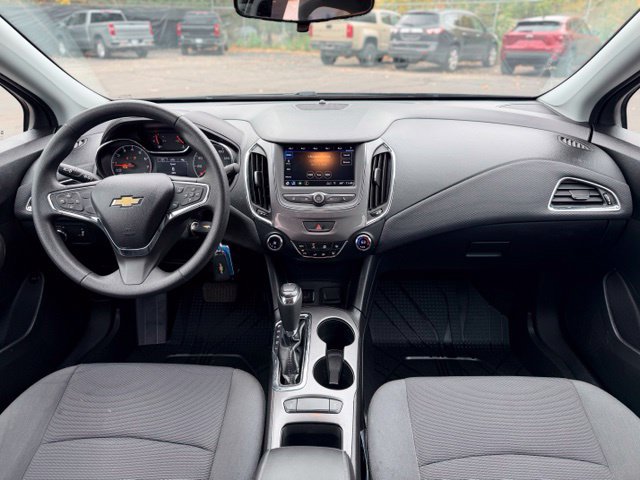 Used 2019 Chevrolet Cruze LT FWD image 18