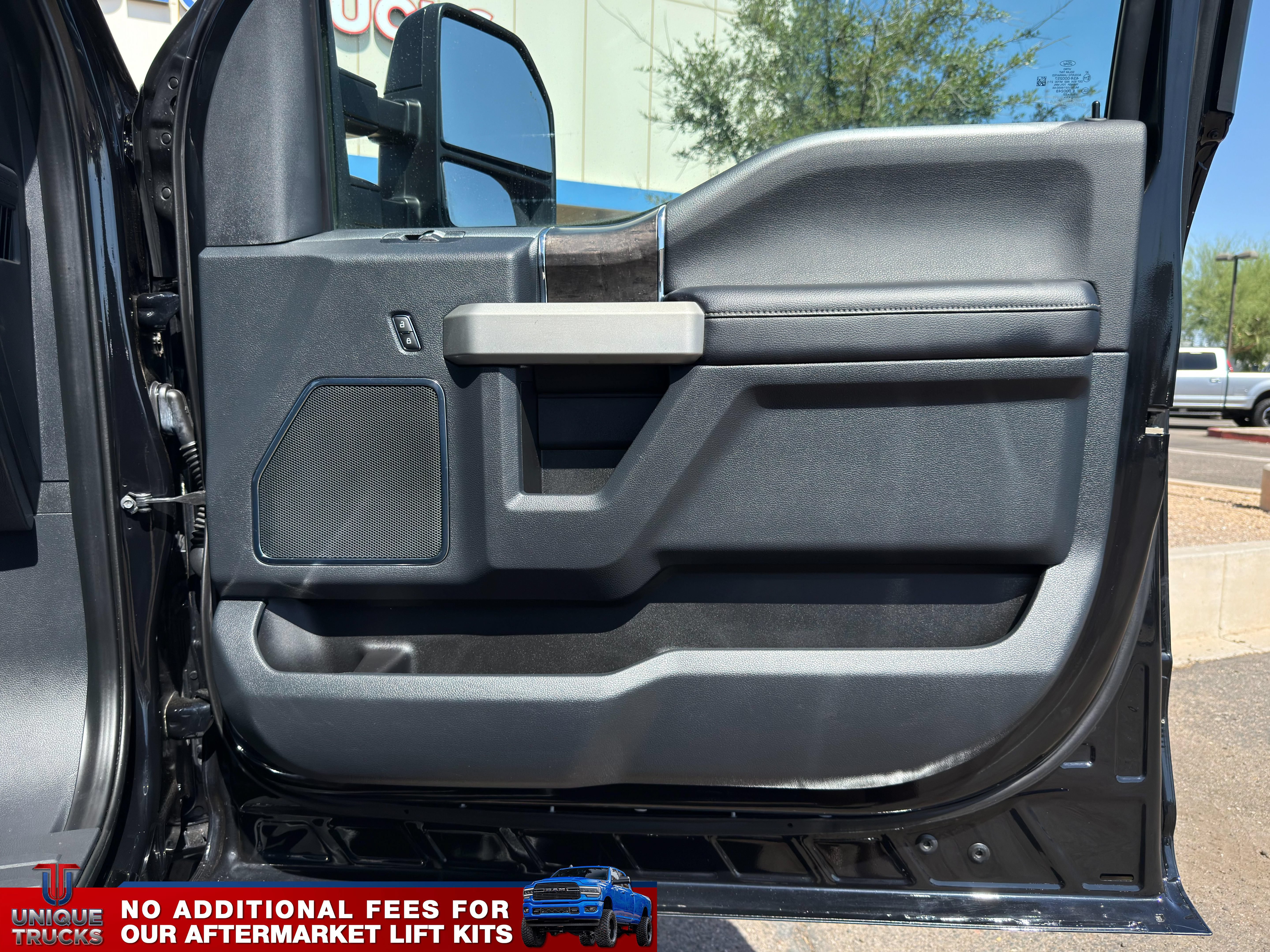 Used 2022 Ford F250 Lariat w/ Black Appearance Package AWD/4WD image 30