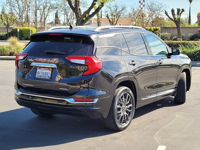 Used 2023 GMC Terrain Denali w/ Black Diamond Edition image 5