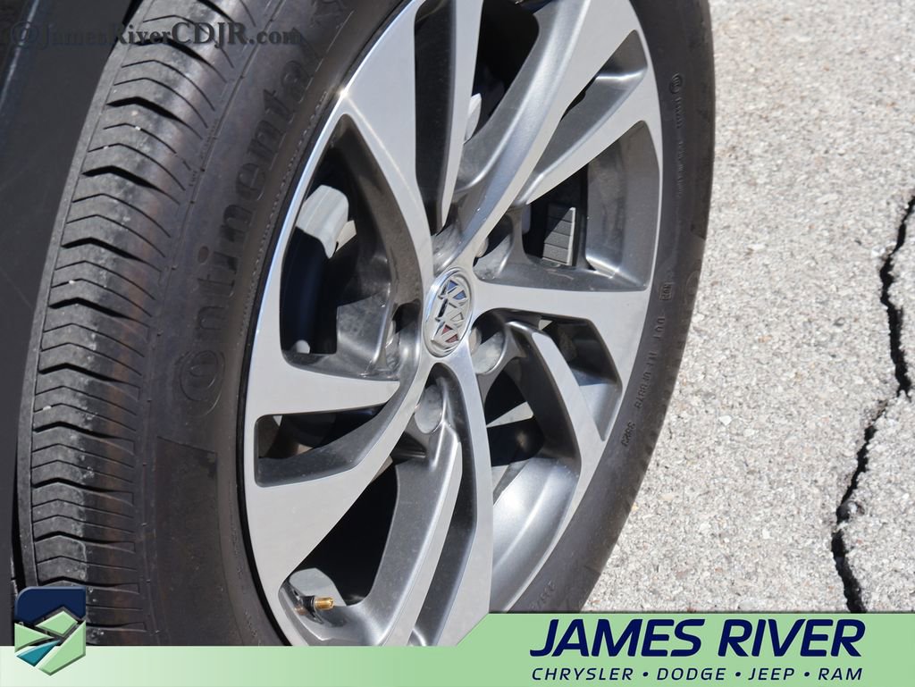 Used 2023 Buick Envision Essence AWD/4WD image 39