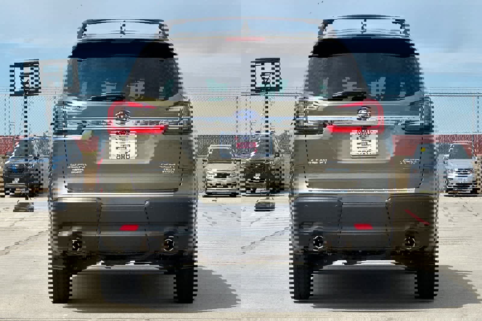 Used 2023 Subaru Ascent Limited AWD/4WD image 4