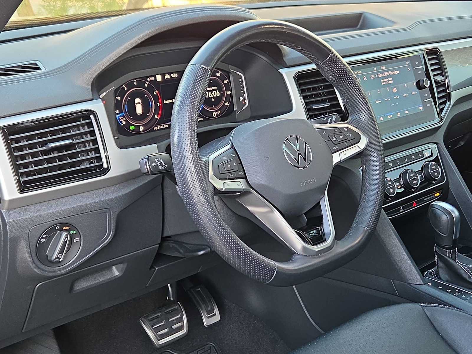 Used 2023 Volkswagen Atlas Cross Sport SEL R-Line AWD/4WD image 10