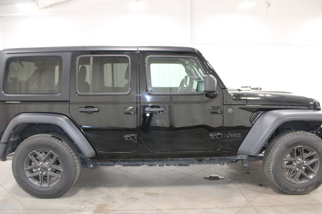 Used 2024 Jeep Wrangler Sport S image 11