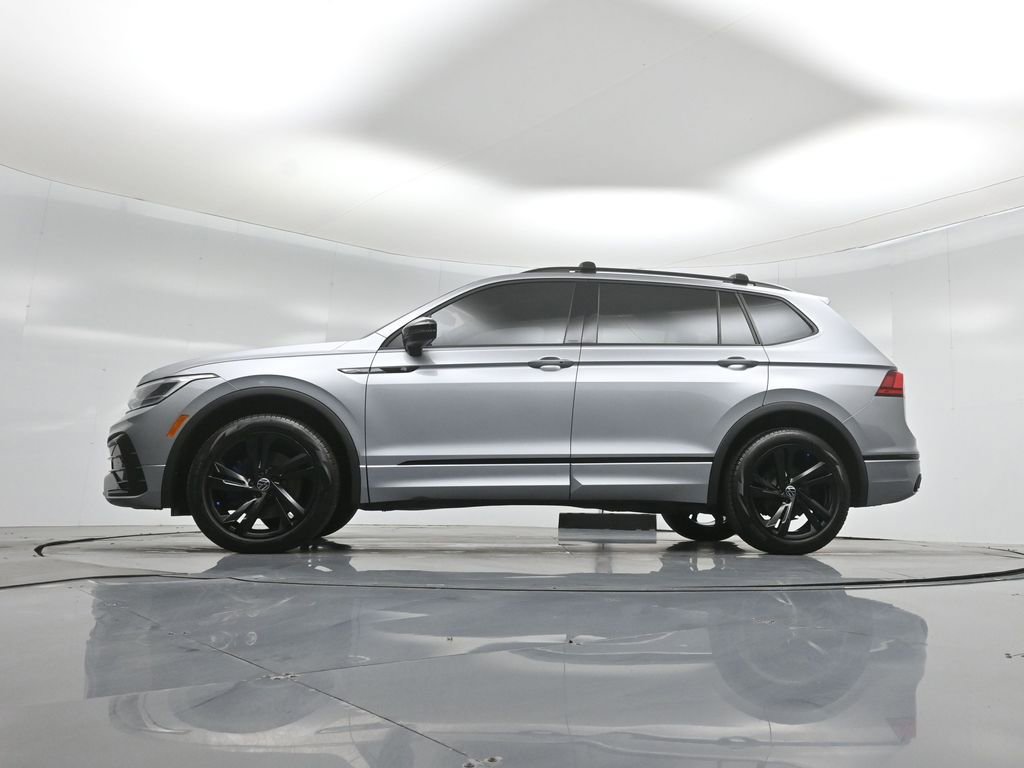 Used 2023 Volkswagen Tiguan SE R-Line image 7