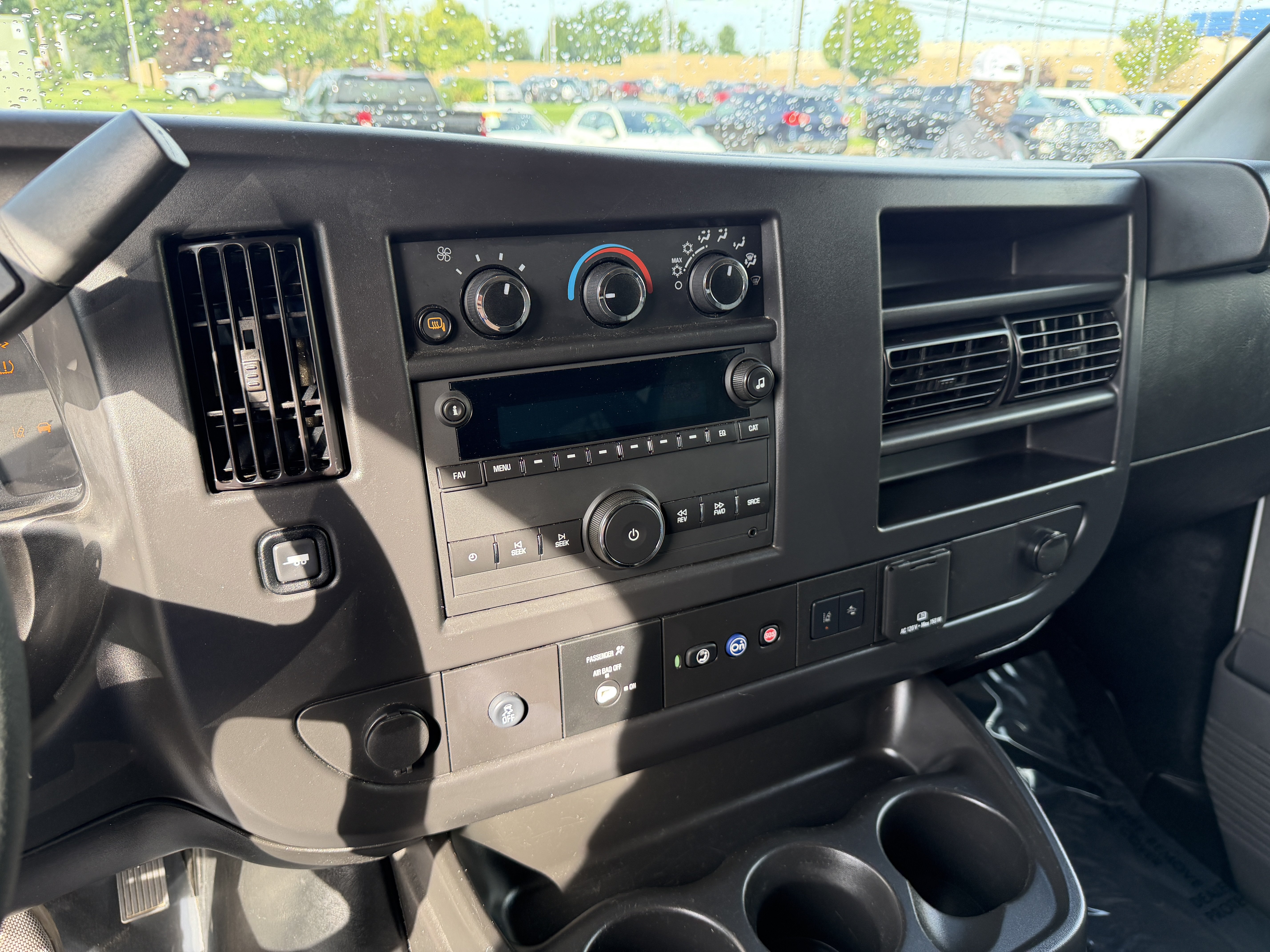 Used 2025 Chevrolet Express 3500 LT w/ LT Preferred Equipment Group RWD image 17