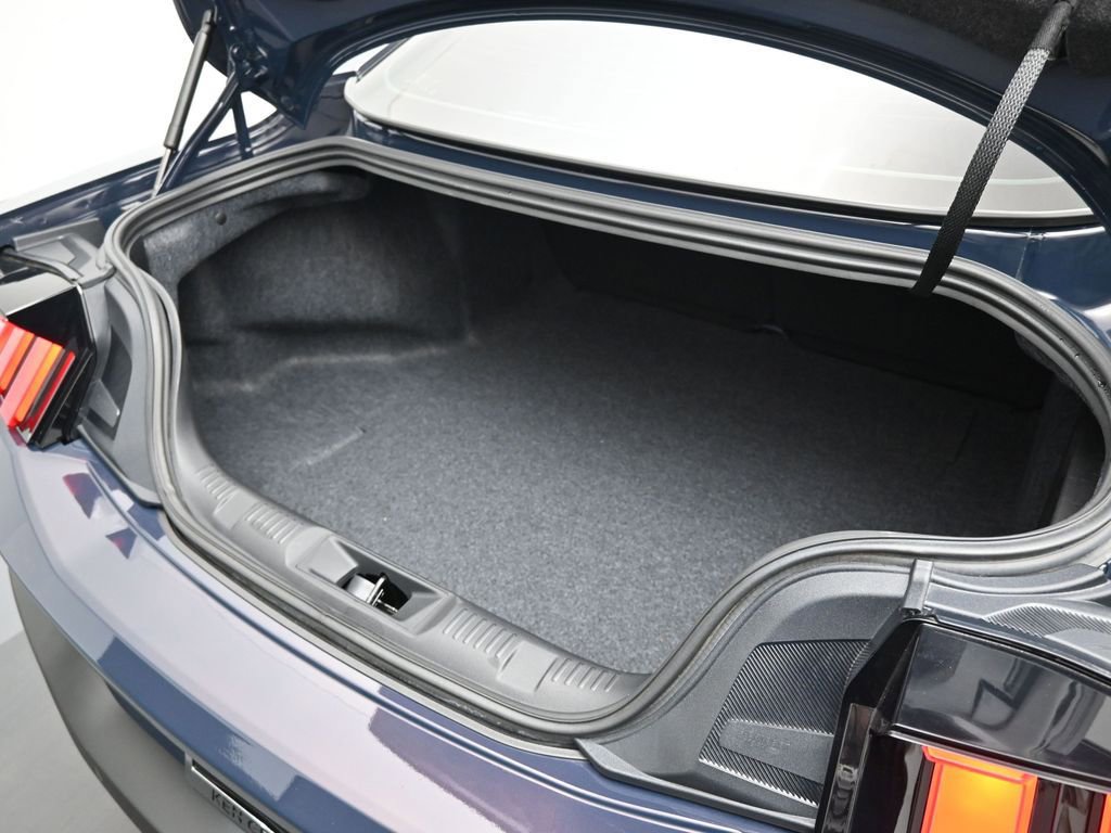 Used 2025 Ford Mustang Dark Horse image 18
