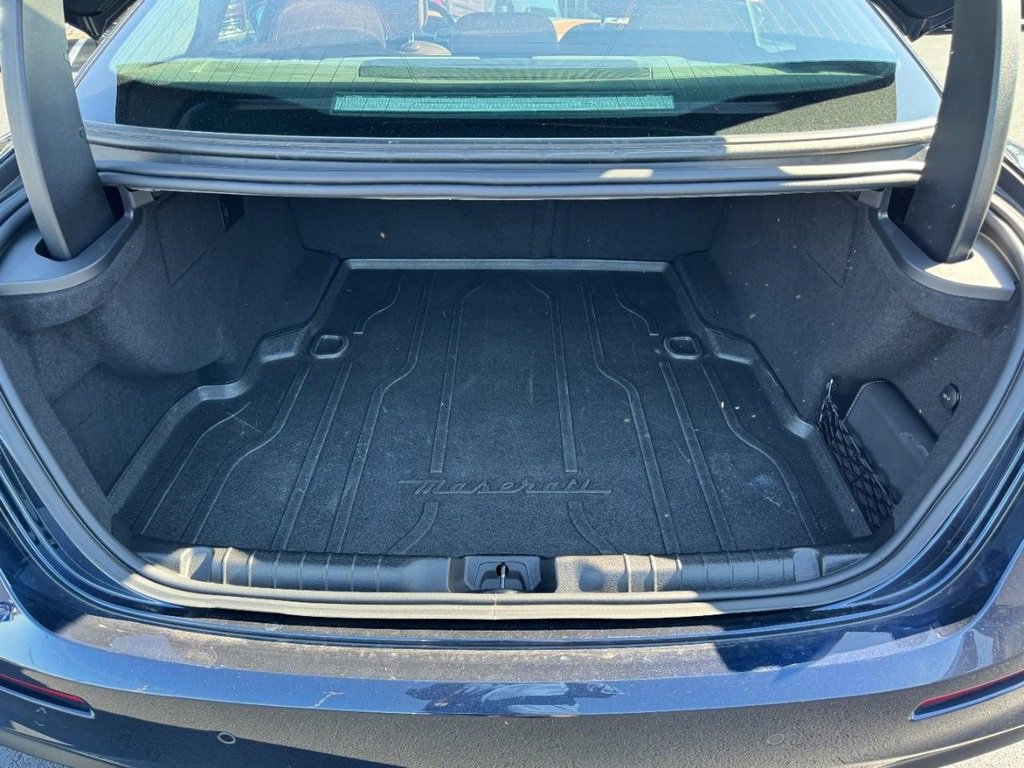 Used 2022 Maserati Ghibli Modena image 6