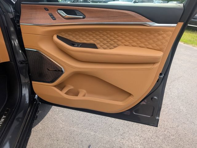 New 2026 Jeep Grand Cherokee L Summit w/ Advanced Protech Group IV AWD/4WD image 34