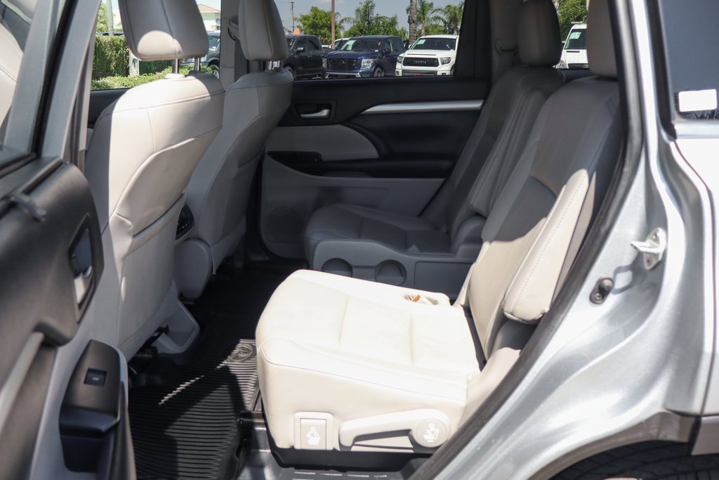 Used 2019 Toyota Highlander XLE image 37
