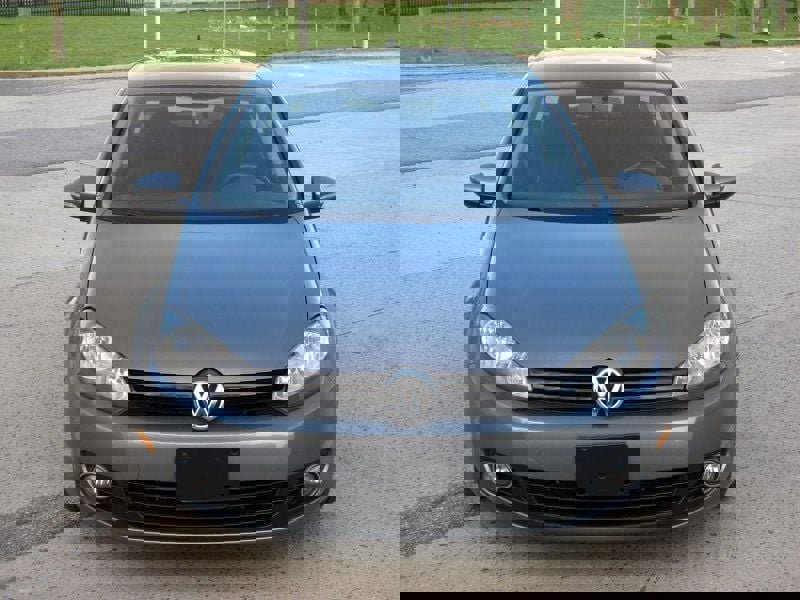 Used 2011 Volkswagen Golf TDI image 5