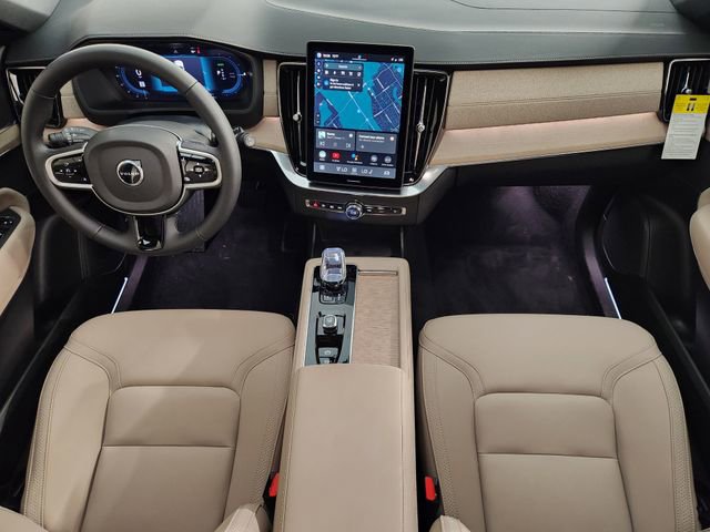 New 2025 Volvo XC90 T8 Core image 4