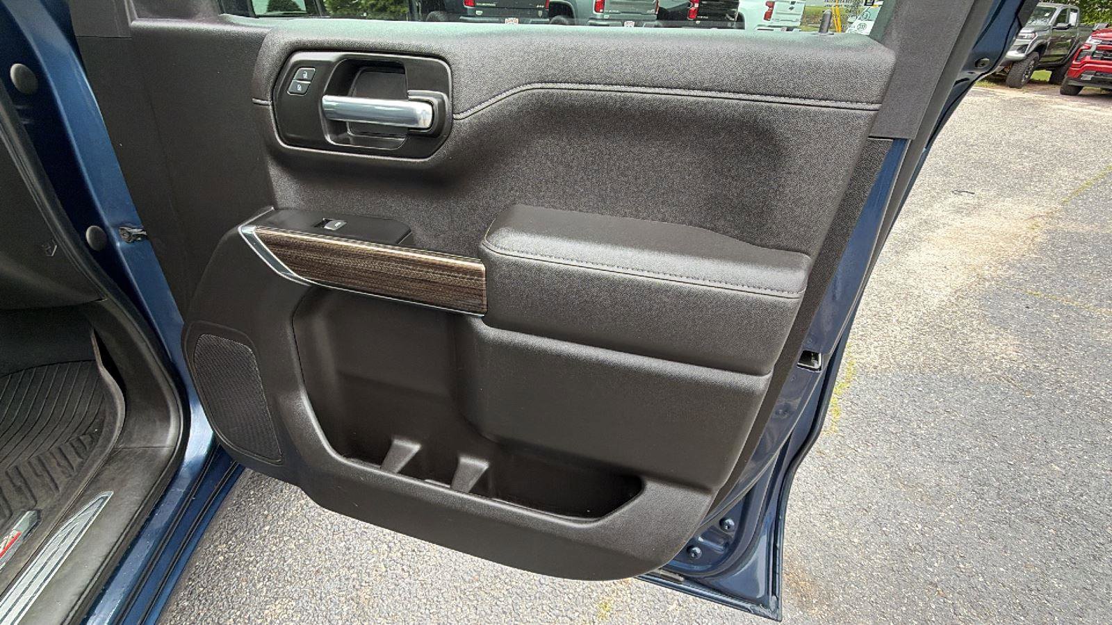 Used 2022 Chevrolet Silverado 1500 RST AWD/4WD image 15