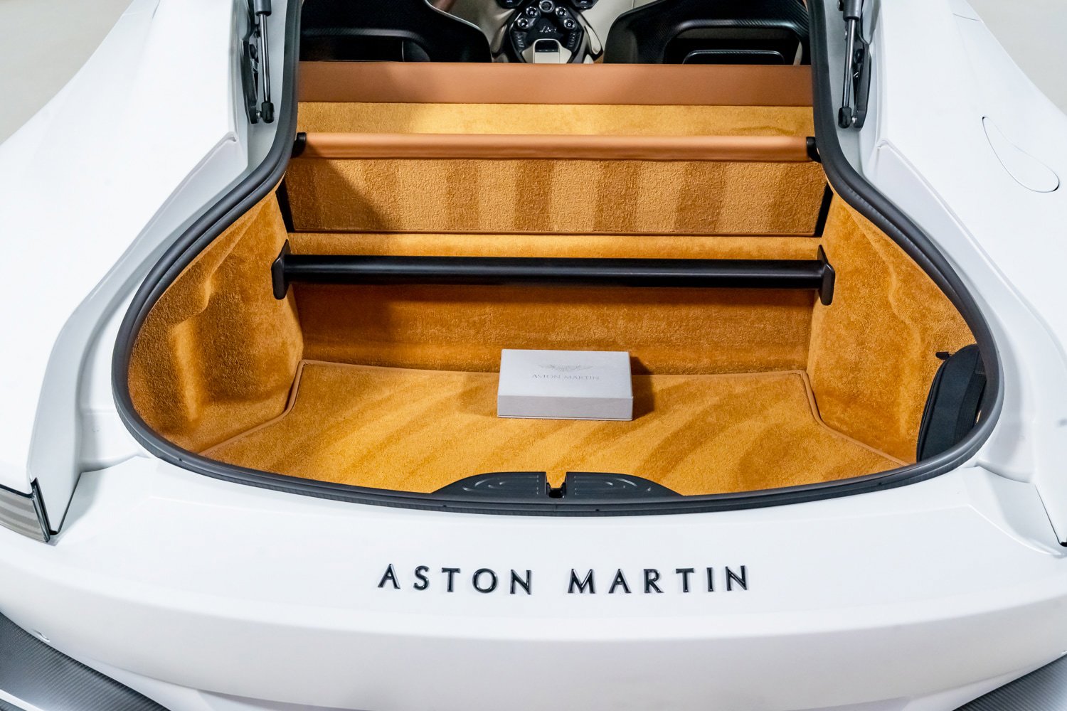 Used 2023 Aston Martin V12 Vantage image 47