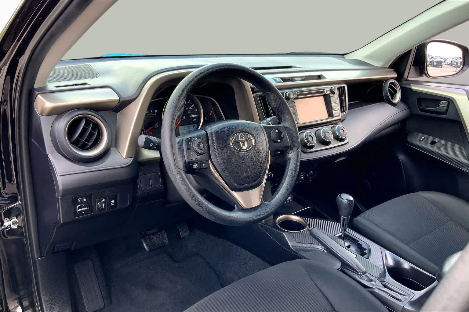 Used 2014 Toyota RAV4 LE FWD image 17