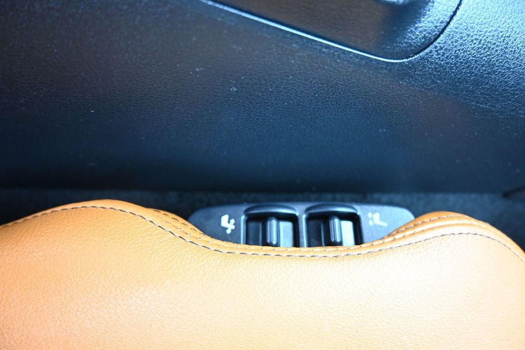 Used 2016 Nissan 370Z Touring RWD image 35