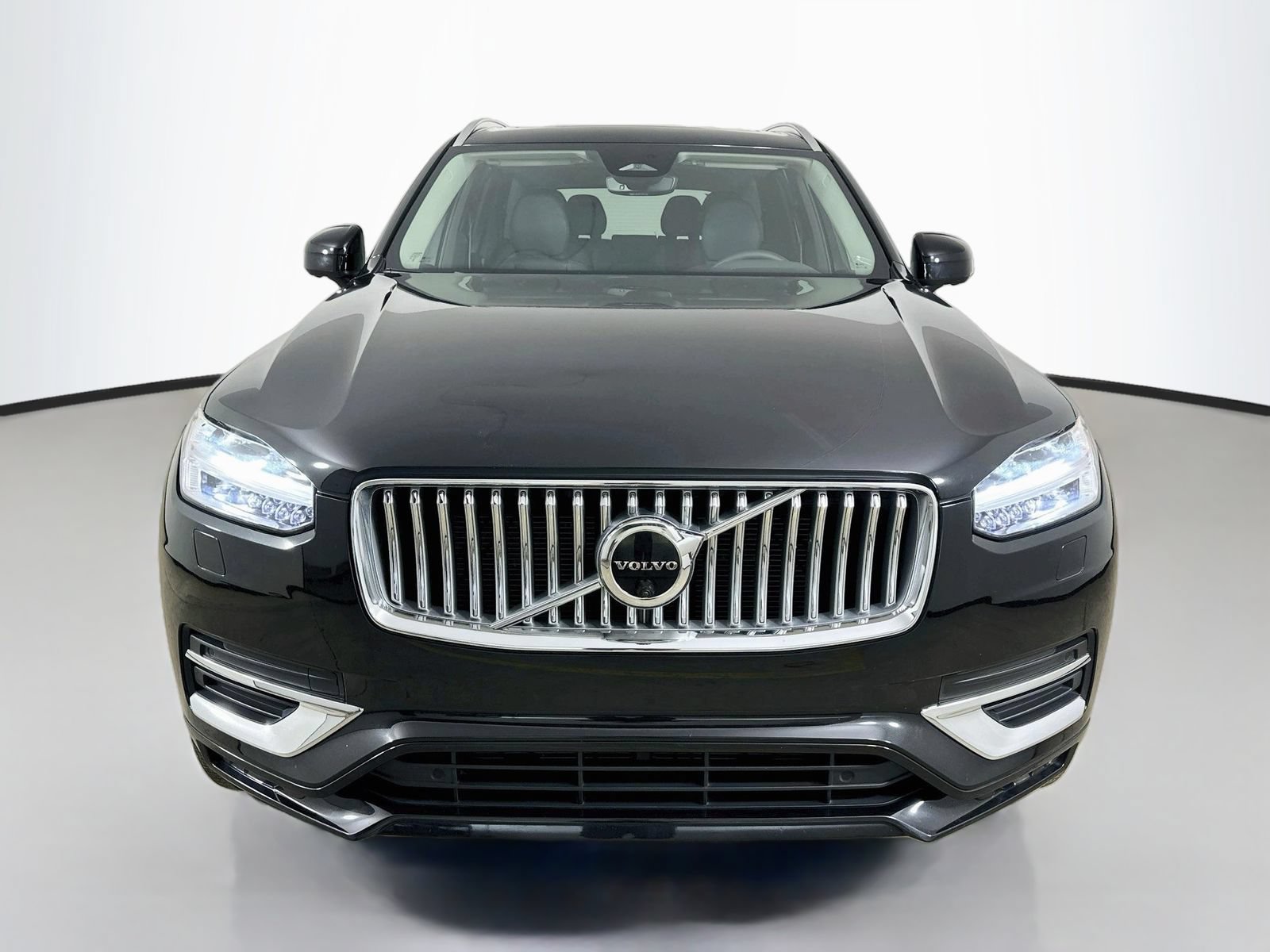 Used 2023 Volvo XC90 B6 Plus AWD/4WD image 2